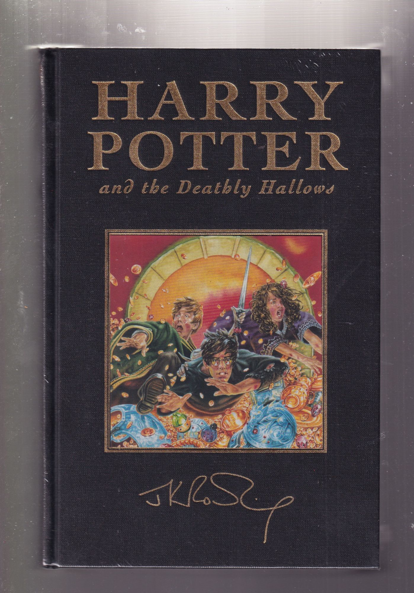 Harry Potter and The Deathly Hallows Deluxe Collectors Edition in